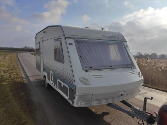                         Przyczepa kempingowa marki BEYERLAND 495-T - zdjęcie 1
                        