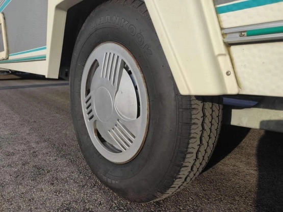                         Przyczepa kempingowa marki BEYERLAND 495-T - zdjęcie 3
                        