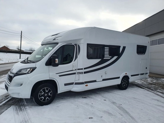                         Kamper Knaus 700 EB 2020 wersja zimowa z piekarnikiem i opuszczanym łóżkiem - zdjęcie 2
                        