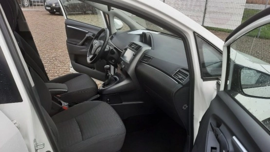                         Kamper Toyota Corolla Verso  - zdjęcie 8
                        
