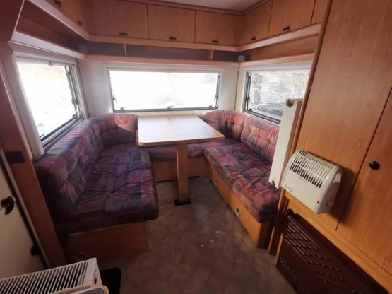                         Knaus Sudwind przyczepa kempingowa mocno doposażona! Przedsionek - zdjęcie 8
                        