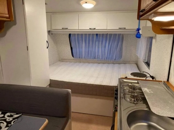                         Przyczepa Kempingowa Caravelair Silver 436 +Namiot - zdjęcie 5
                        