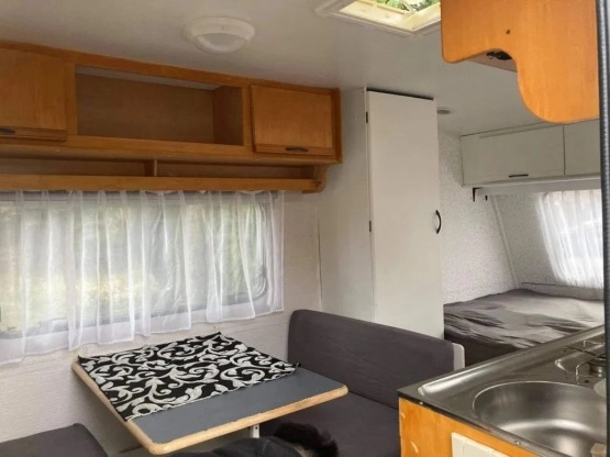                         Przyczepa Kempingowa Caravelair Silver 436 +Namiot - zdjęcie 7
                        