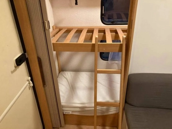                         Przyczepa Kempingowa Caravelair Silver 436 +Namiot - zdjęcie 8
                        