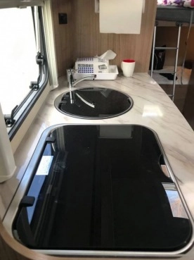                         Kamper Carado A361 camper sprzedam - zdjęcie 3
                        