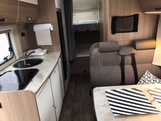                        Kamper Carado A361 camper sprzedam - zdjęcie 4
                        