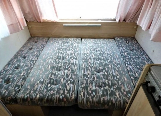                         Przyczepa kempingowa Caravelair - zdjęcie 6
                        