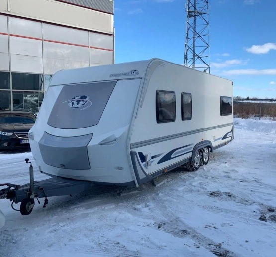                         CARAVELAIR PRESTIGE LUXE 595 rok 2007 - zdjęcie 1
                        