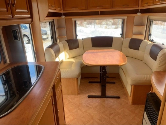                         CARAVELAIR PRESTIGE LUXE 595 rok 2007 - zdjęcie 6
                        
