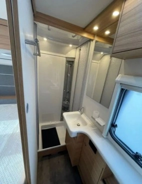                         Dethleffs Camper 730 FKR nowy model 2021 - zdjęcie 14
                        