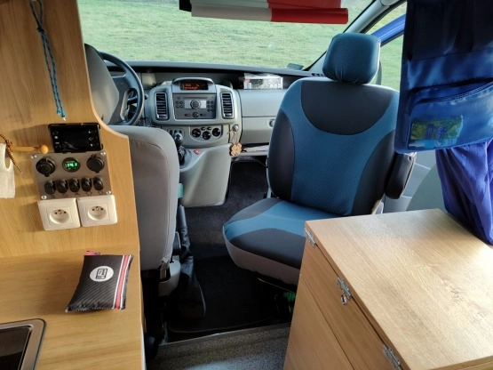                         Opel Vivaro Trafic Primaster Buskamper Kamper L2H2 - zdjęcie 11
                        