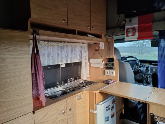                         Opel Vivaro Trafic Primaster Buskamper Kamper L2H2 - zdjęcie 6
                        