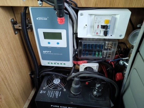                         Opel Vivaro Trafic Primaster Buskamper Kamper L2H2 - zdjęcie 11
                        