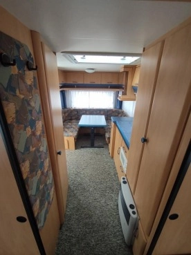                         Hobby 560 de Luxe 1999 r. - zdjęcie 10
                        