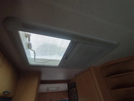                         Hobby 560 de Luxe 1999 r. - zdjęcie 13
                        