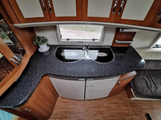                         Hobby Prestige 650 KFU - zdjęcie 8
                        