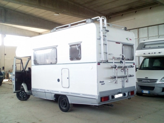                         Sprzedam kamper - zdjęcie 2
                        