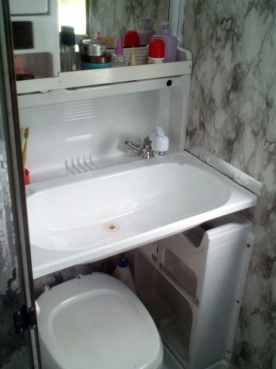                         Sprzedam kamper - zdjęcie 4
                        