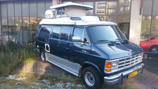                         Kamper Dodge Ram V8 salonka - zdjęcie 1
                        