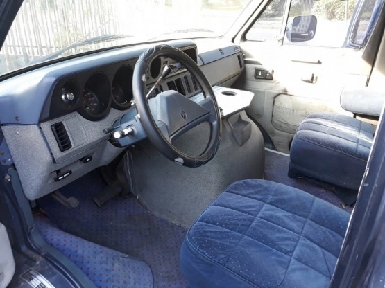                         Kamper Dodge Ram V8 salonka - zdjęcie 7
                        