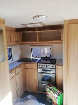                         Przyczepa kempingowa LUNAR STELLAR - zdjęcie 3
                        