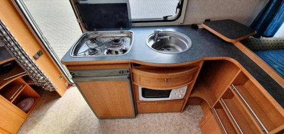                         Adria Unica 462DP Exclusive z 2003 roku - zdjęcie 16
                        