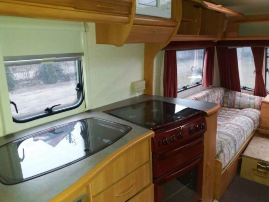                         Swift 580 de Lux TANIO - zdjęcie 6
                        