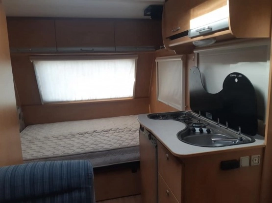                         Przyczepa kempingowa Beyerland 4-osobowa z przedsionkiem - zdjęcie 10
                        