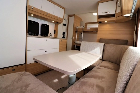                         Dethleffs Camper 560 FMK - zdjęcie 11
                        