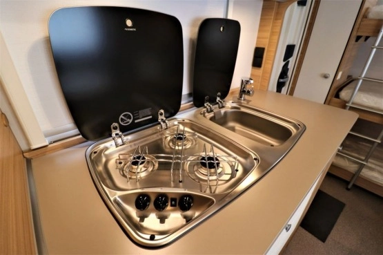                         Dethleffs Camper 560 FMK - zdjęcie 12
                        