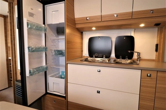                         Dethleffs Camper 560 FMK - zdjęcie 3
                        