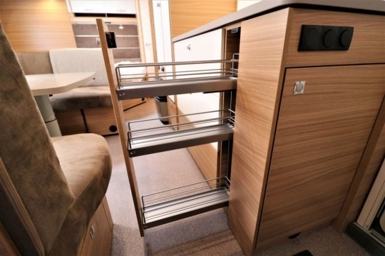                         Dethleffs Camper 560 FMK - zdjęcie 5
                        