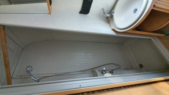                         Fiat Ducato 2,8 JTD - zabudowa BURSTNER - TV-sat, solar, 6-osobowy !!! - zdjęcie 15
                        