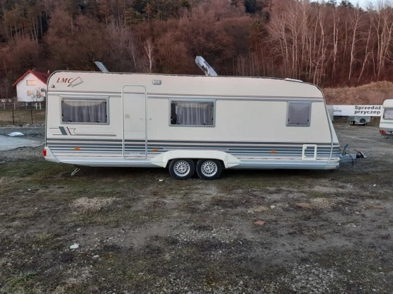                         Przyczepa kempingowa LMC Dominant 640 + przedsionek - zdjęcie 2
                        