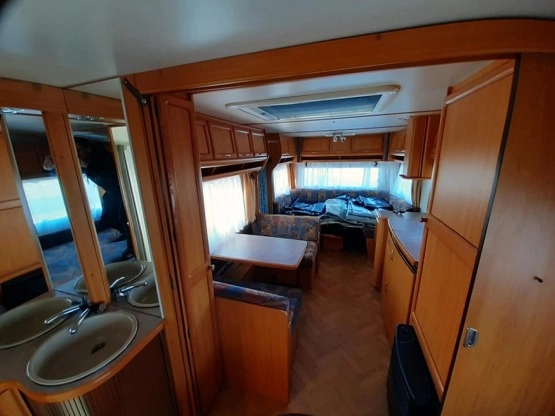                         Przyczepa kempingowa LMC Dominant 640 + przedsionek - zdjęcie 3
                        