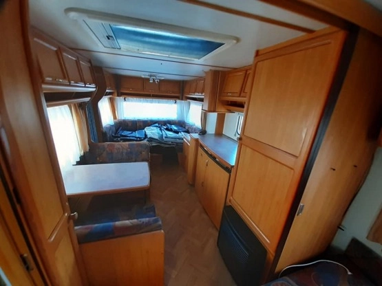                         Przyczepa kempingowa LMC Dominant 640 + przedsionek - zdjęcie 4
                        