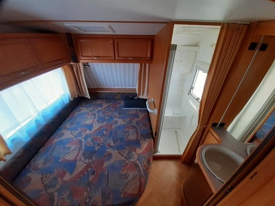                         Przyczepa kempingowa LMC Dominant 640 + przedsionek - zdjęcie 8
                        