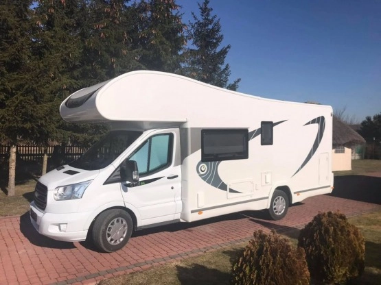                         Sprzedam Kamper CHAUSSON 714 GA - zdjęcie 1
                        
