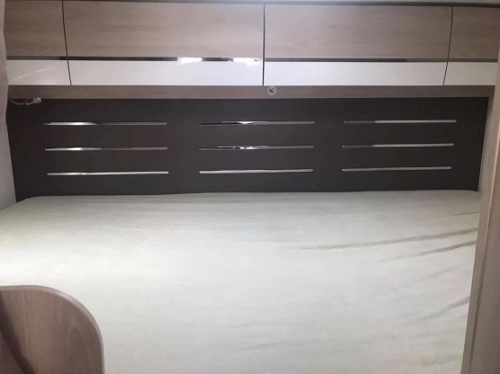                         Sprzedam Kamper CHAUSSON 714 GA - zdjęcie 20
                        