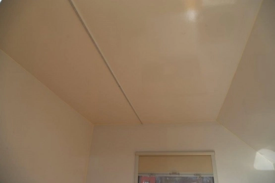                         Przyczepa kamper z kuchnia łóżko osobne pomieszczenie bagażowe BLYSS  - zdjęcie 17
                        