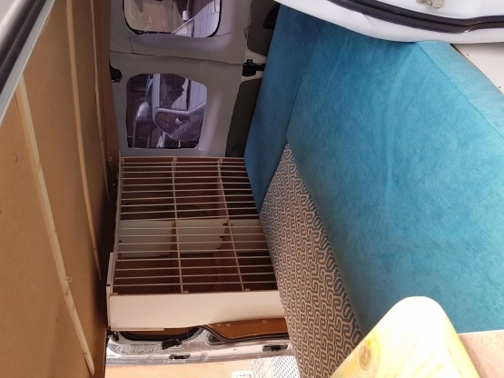                         Renault Trafic Kamper - zdjęcie 6
                        