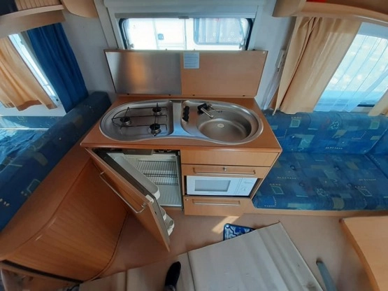                         Przyczepa kempingowa Chateau Cantara 490, dmc 1500 kg - zdjęcie 9
                        