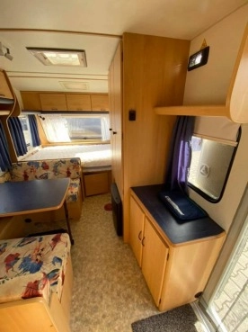                         Przyczepa kempingowa T.E.C. TS450, 1998 r. - zdjęcie 18
                        