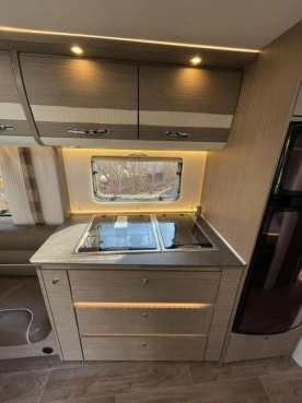                         Przyczepa Dethleffs Exclusiv 760DR 2018 rok - zdjęcie 20
                        