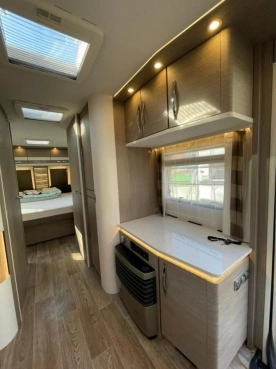                         Przyczepa Dethleffs Exclusiv 760DR 2018 rok - zdjęcie 23
                        