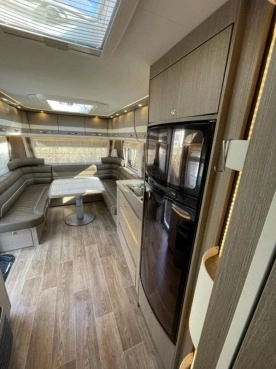                         Przyczepa Dethleffs Exclusiv 760DR 2018 rok - zdjęcie 24
                        