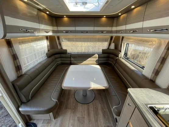                         Przyczepa Dethleffs Exclusiv 760DR 2018 rok - zdjęcie 4
                        