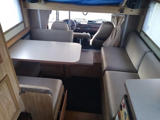                         Mitsubishi L300 2.5 TD członek rodziny... - zdjęcie 7
                        