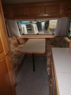                         Knaus Azur 450 1998 r., dmc 1200 kg - zdjęcie 9
                        