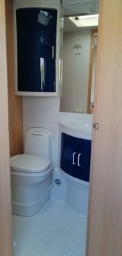                         Przyczepa kempingowa Chateau 395c Cantara, 1997 r. - zdjęcie 8
                        